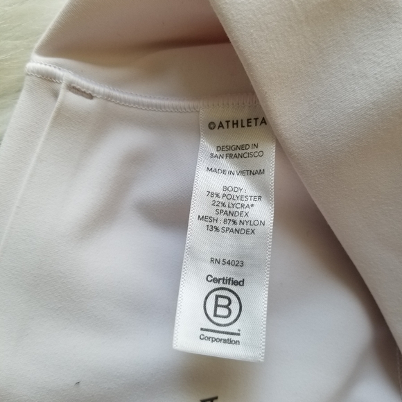 Athleta Mesh Me Up Stash Pocket 8'' Short in White Size Small - Picture 10 of 12